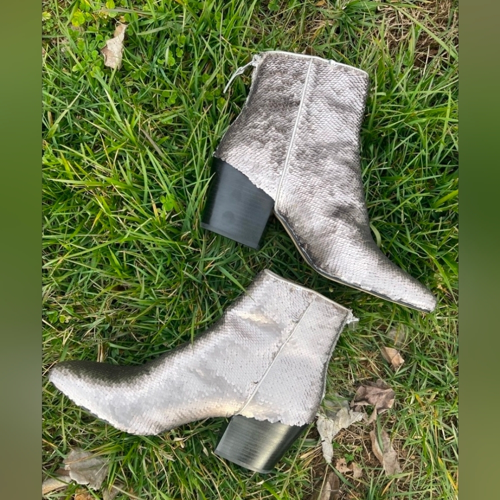 New Parry Dolce Vita Silver Sequin Booties Sz 10
